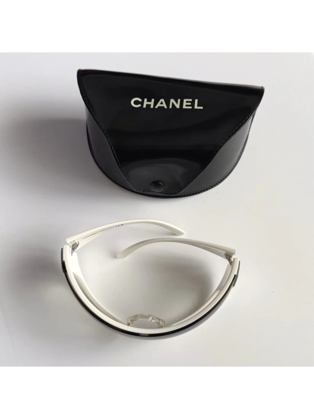 CHANEL Classic Vintage Y2K White CC Logo 5085 Shield Sunglasses - Picture 9 of 9